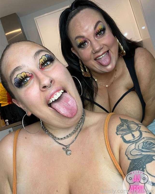 Cum here 👅💦