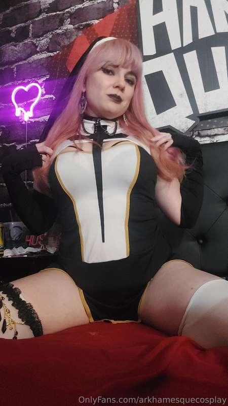 Now taking confessions 😘Happy Halloween! 🎃