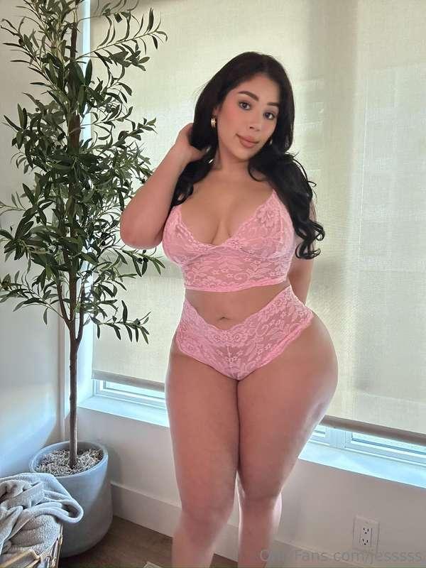 Do you think pink is my color? 💕
