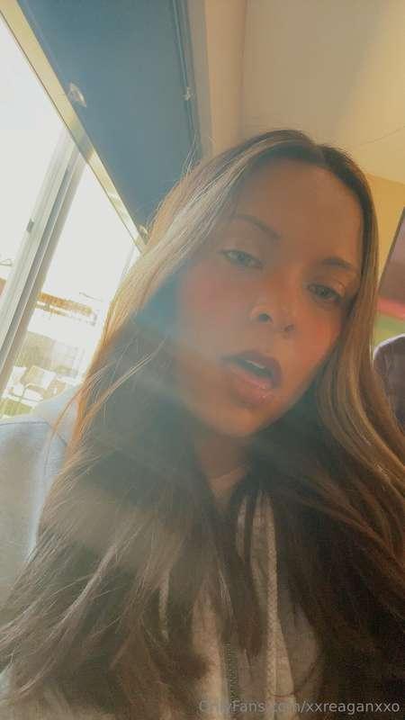 Hey 😉 It's me.. Like right NOW haha well a minute ago 💜