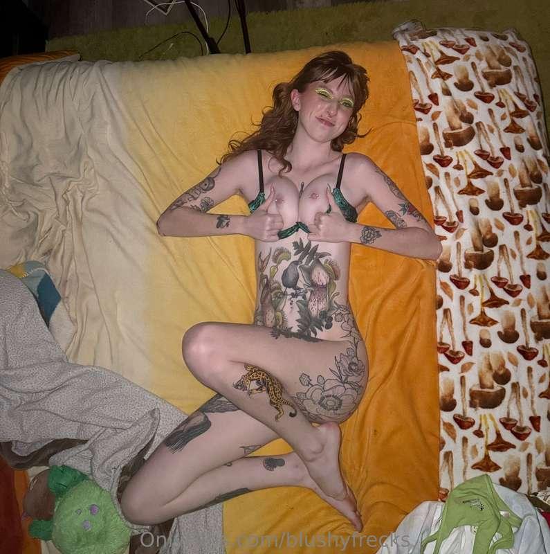 blushyfrecks image #0