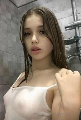 My horny  bestie 💦 @little_nymph100 💦 she is a master of blo..