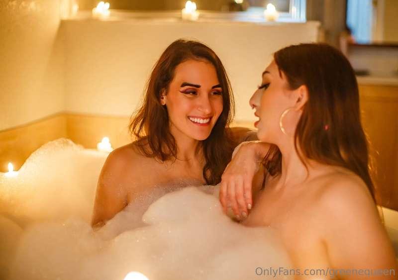 Brooklyn and me having fun in a hot tub. 🥰😍💚
