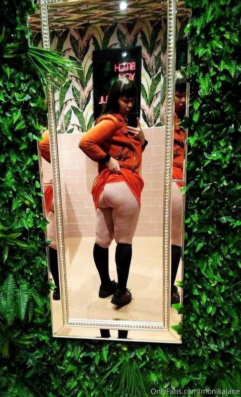 Flashing my ass in a busy bar bathroom, anyone could have ca..