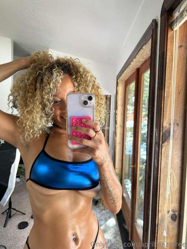 💙💙 @aprilblaze 