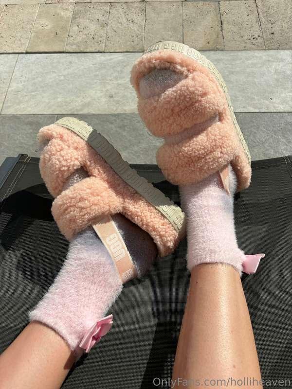 Keeping the Rosie Toesies all soft and protected for you 😚🥰🧦