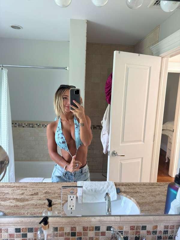 emiiixox main image