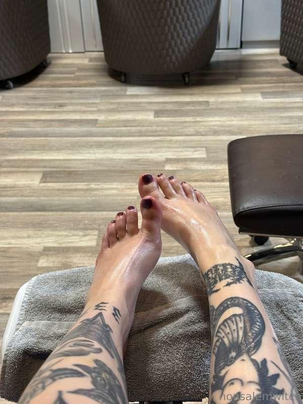 Just got my pedicure done!! Thanks to my lovely sub that spo..