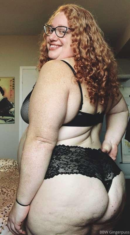I love getting dressed up in sexy lingerie and showing off m..