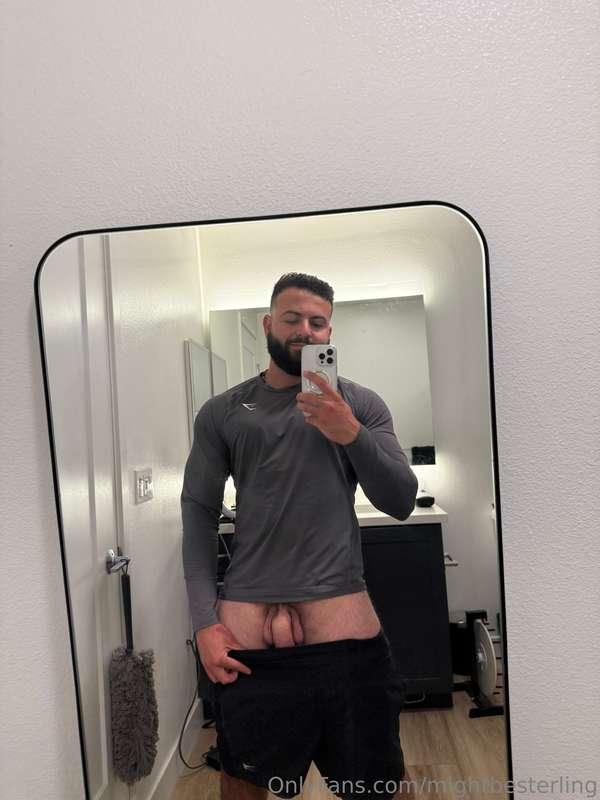 Do you like daddy’s gym fit for the day?👀😈