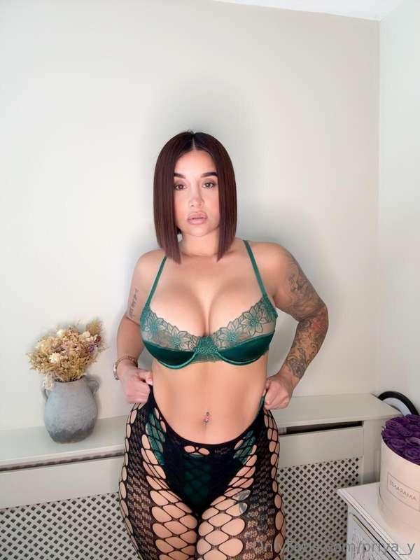 Get down on your knees ready to serve your queen 