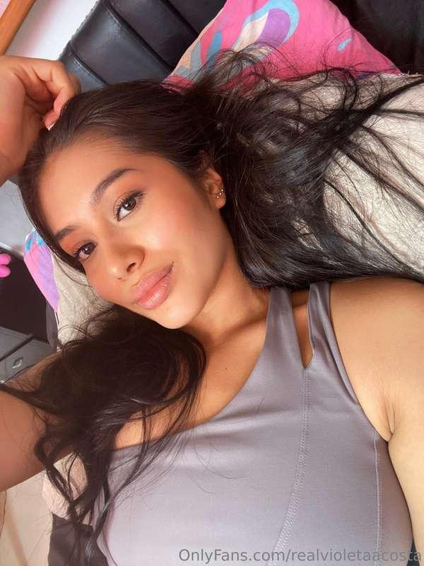 Too glam to give a damn👅