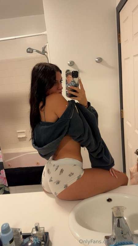 I'm not a P⭐ but tonight I'm acting like one 😈