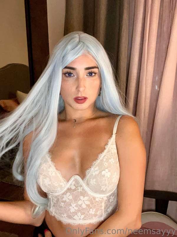 Get naked babe
