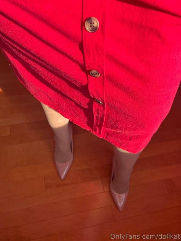 Fall is here and that means the pantyhose are out