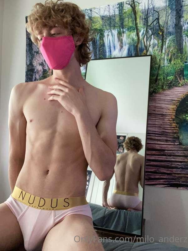 Natural light + these pink undies had me feelin all sorts of..