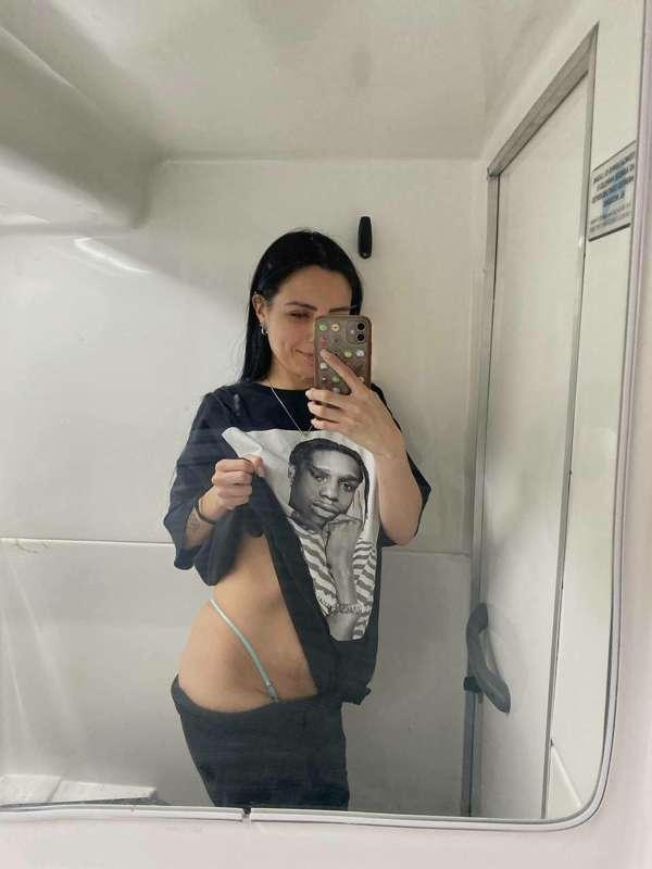 Watch me get naughty in the bus, I almost got caught 🤭