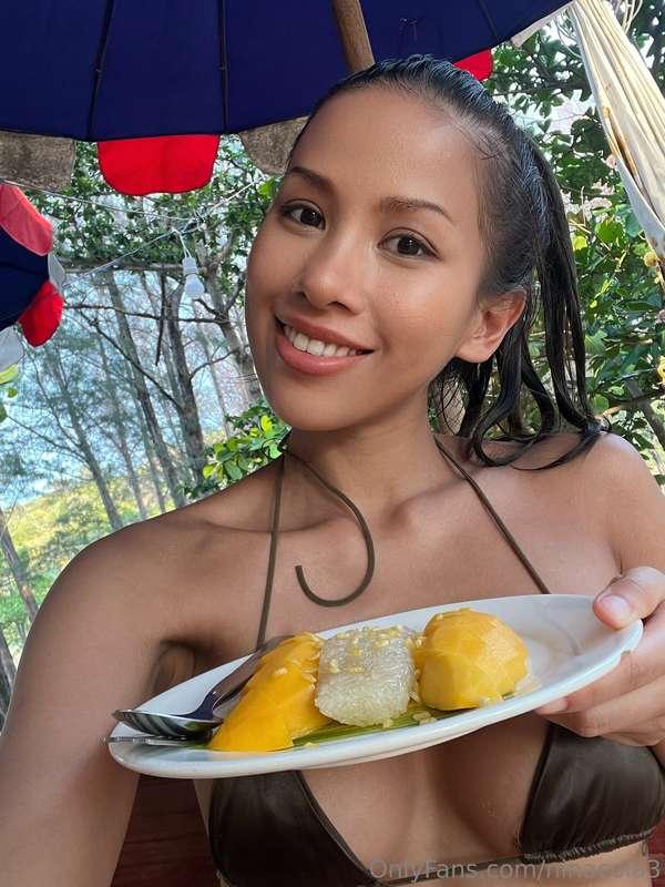 Mango sticky ride 😋