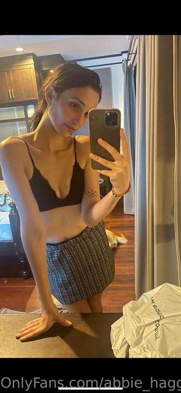 Who wants to cum take this skirt off hehe