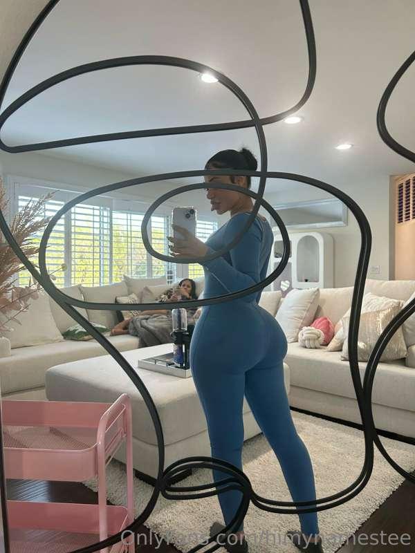 grab me by my 🍑