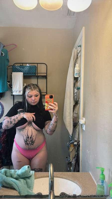 Came on here to make you horny and let you know new videos w..