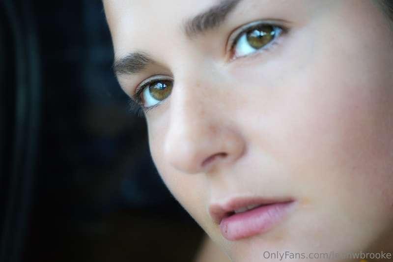 leahwbrooke image #8