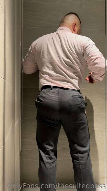 thesuitedboss image #4