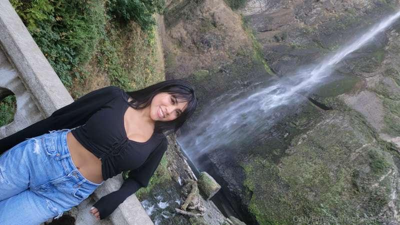 A few more shots from the breathtaking Multnomah Falls :)