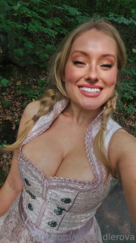 evasindlerova image #2