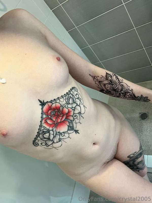 Why get in the shower when you can just take pic’s directly ..
