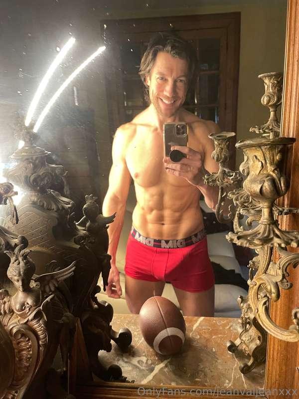 Watching The Superbowl ✨🔥✨🏈💦💦💦