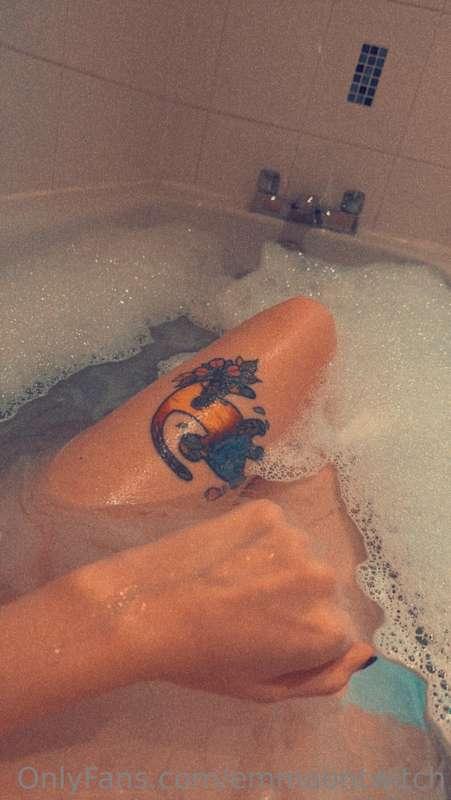 Wanna come join me in the bath 🤪