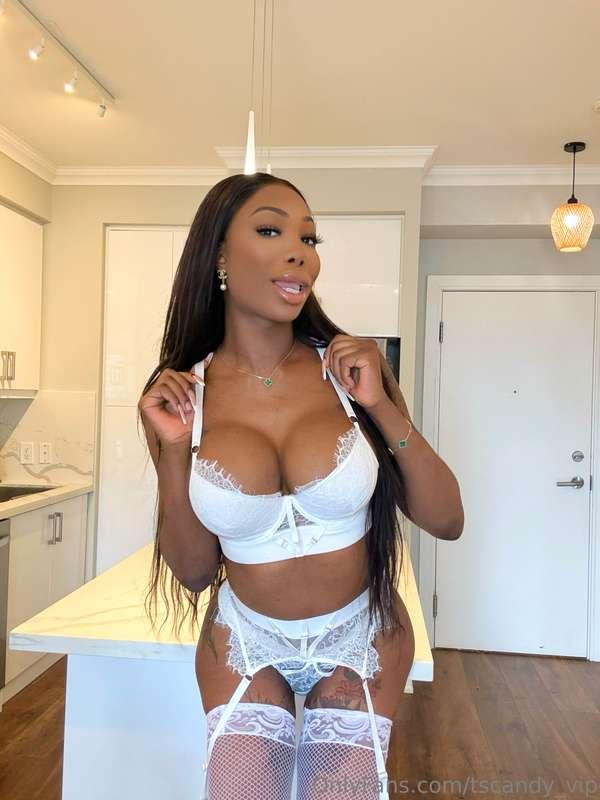 Angelic 👀or in 😈 disguise ?