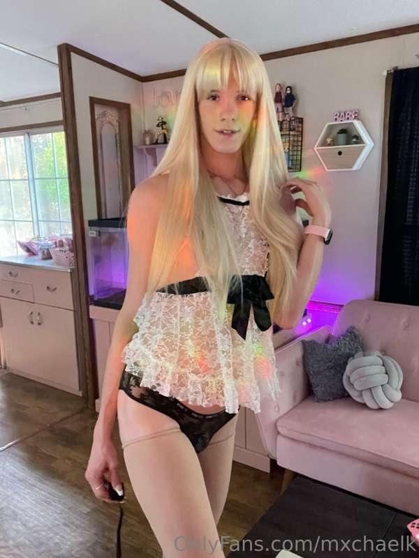 in my maid uniform 😏