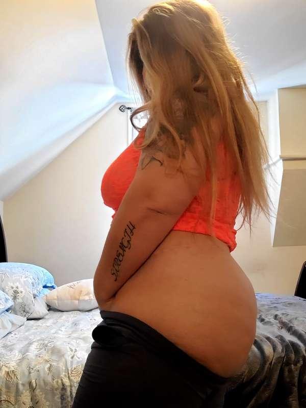 Love playing with my pussy💦💦🍑🍑