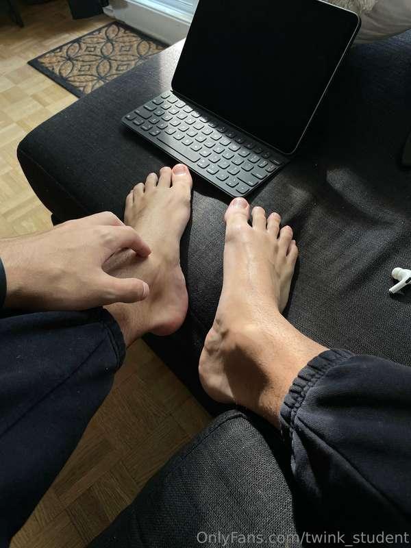 For my feet lovers😏