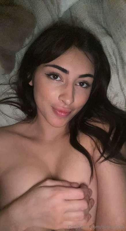 Anyone still up?? I'm hornyyyy 😜