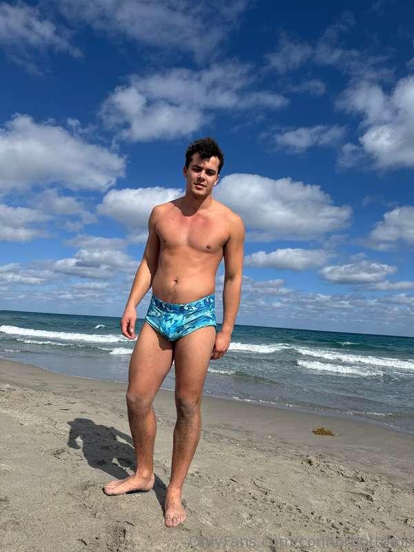 connorbottoms image #0