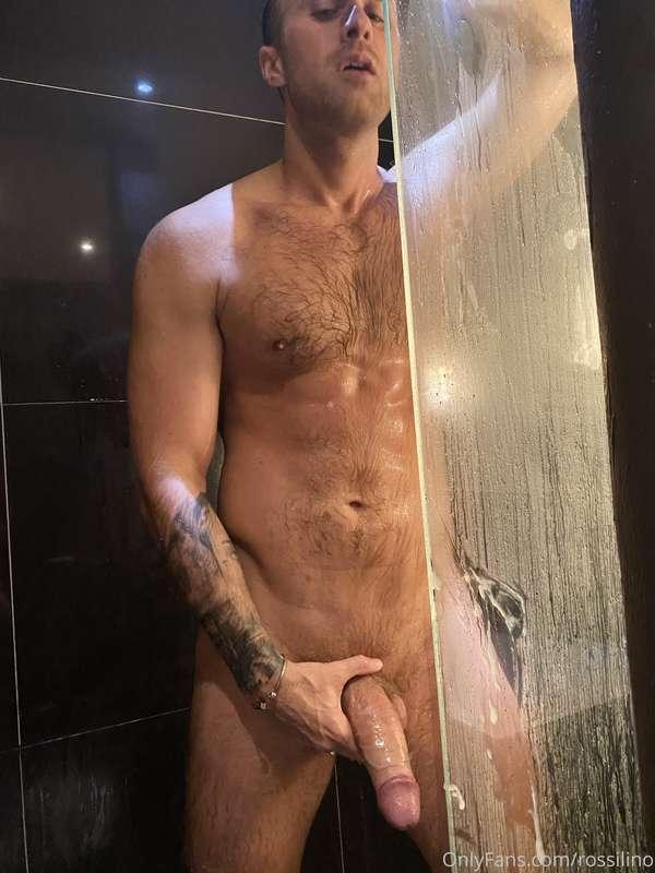 Cum down the glass 🥵