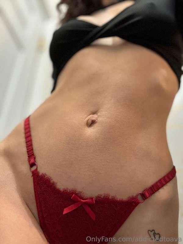 I absolutely love red and black 🥵 isn't it hot? 🔥