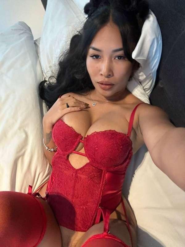 I am All the Asian Mia 🍑🍑🍑 you will ever want...... Your GYM..