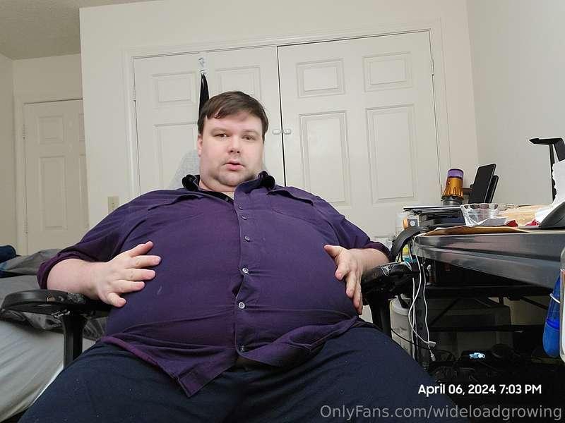 Got stuffed and bloated last night. Wish my stomach was a bo..