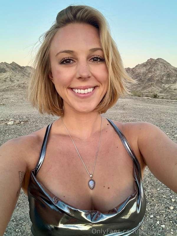 I'm so horny, I need to sext with you right now.@lovelylo316