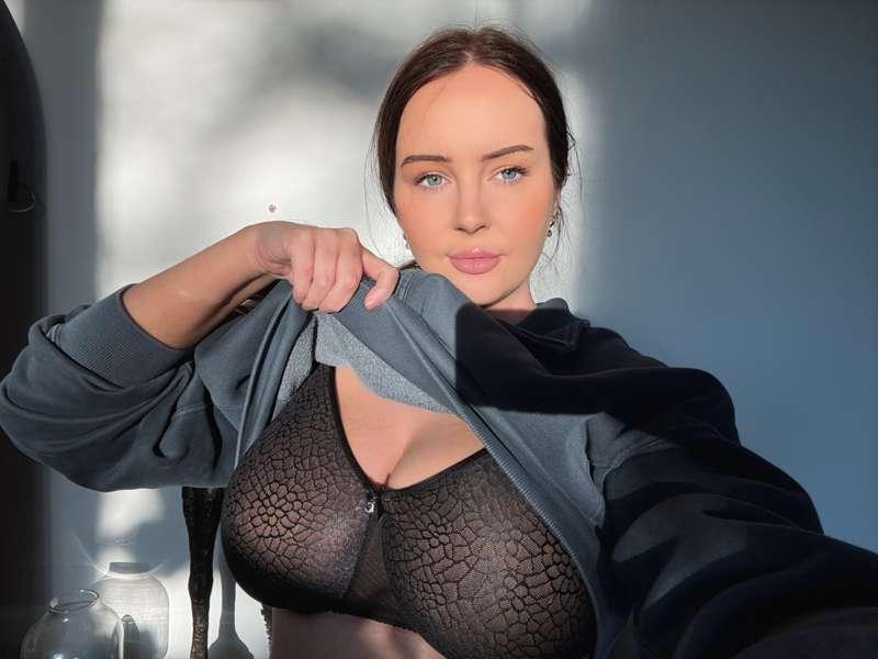 titty check. I look so grumpy because I had no sleep and I’v..