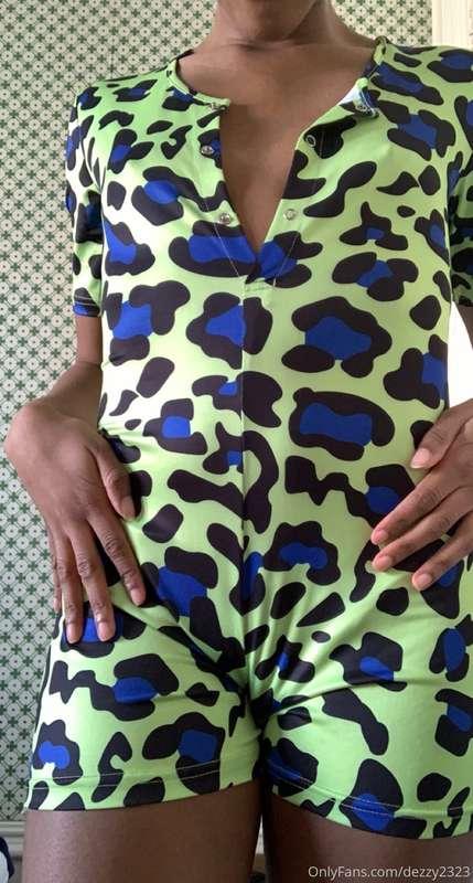 Look at my new onsie 😍