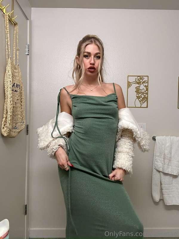 Where would you take me if I wore this dress for you? 🔥I'll ..
