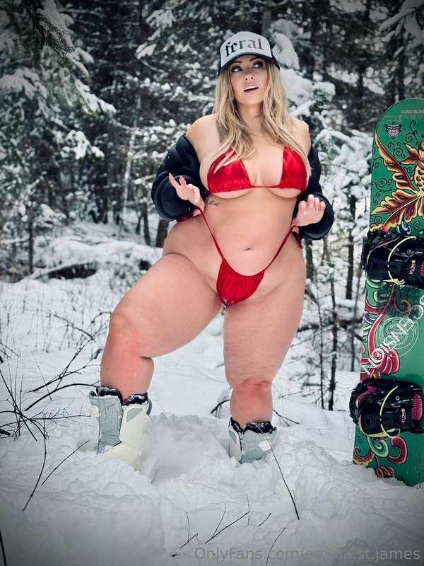 Would you date a 44 year old snow bunny? 🐰 