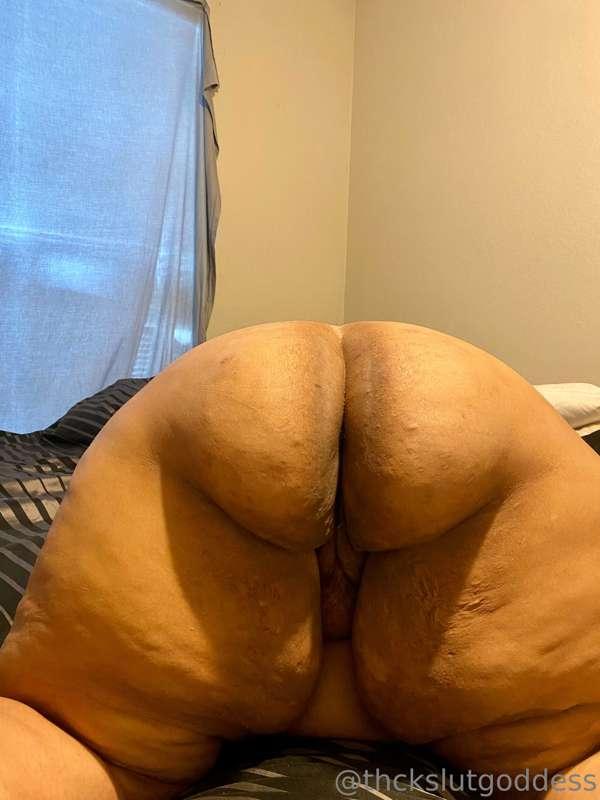 thckslutgoddess image #0