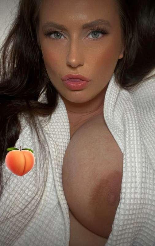 🍒 FREE SUBSCRIPTION 🍒Single, horny, British girl looking for..