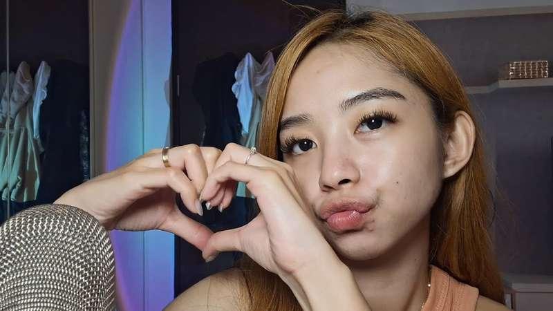 ASMR blowing your ears while repeating i love you (some face brush)